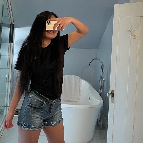 Meet your Posher, Julia - Picture 1 of 1